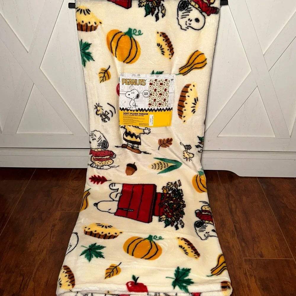 Peanuts Snoopy Thanksgiving & Autumn Plush Throw Blanket